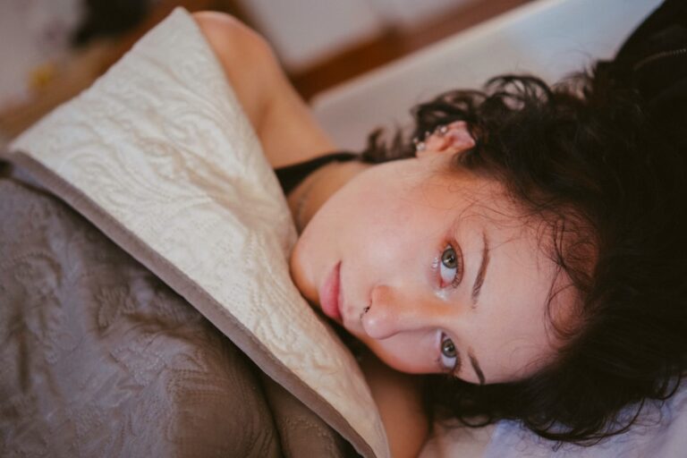 Maximize Your Comfort: Tips for Using a Travel Pillow Effectively